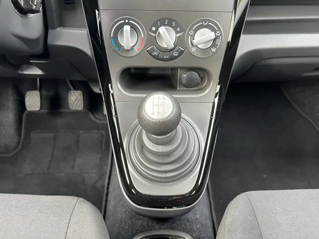 Suzuki Splash 1.2 Exclusive EASSS 2015 Benzine 23