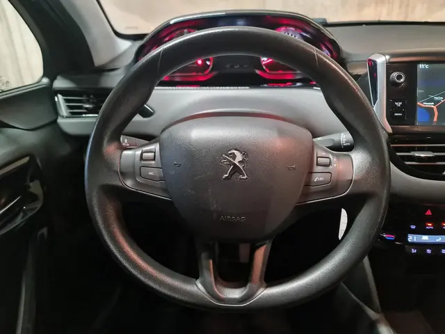 Peugeot 208 1.2 VTi Envy 2014 Benzine 18