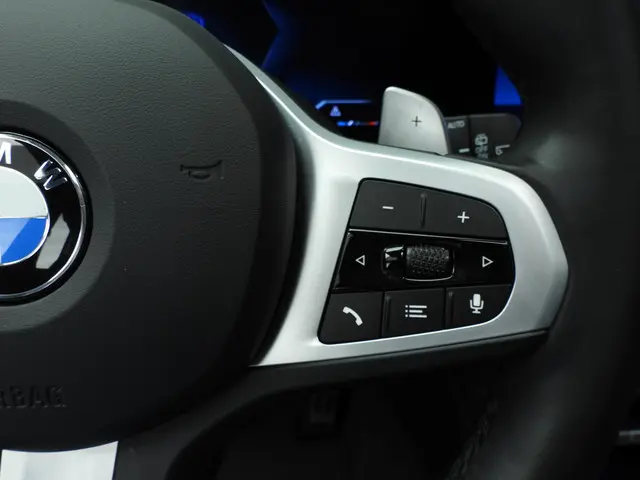 BMW 3 Serie Touring 320i 2024 Benzine 15