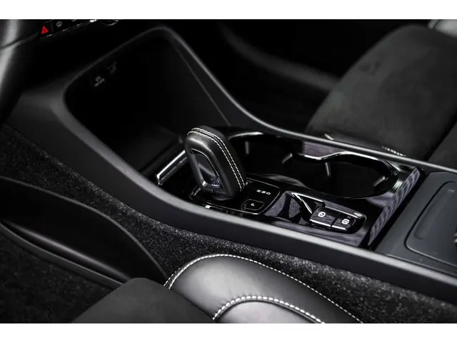 Volvo XC40 1.5 T2 R-Design 2021 Benzine 25
