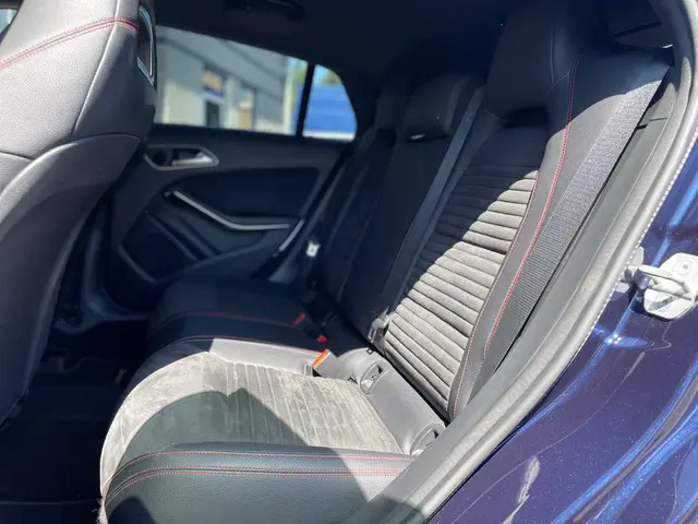 Mercedes-Benz CLA Shooting Brake 200 2016 Benzine 13
