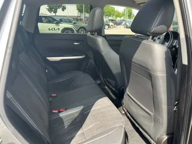 Suzuki Vitara 1.6 High Executive 2018 Benzine 22