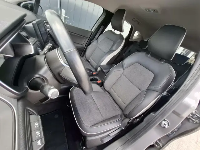 Renault Captur 1.0 TCe 100 Intens 2020 Benzine 26