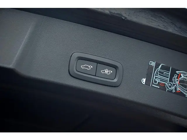 Volvo XC40 Recharge P8 AWD R-Design 2020 Elektrisch 39