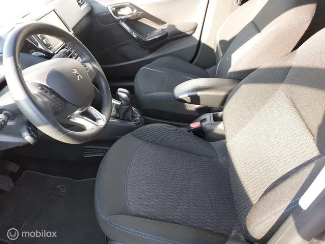 Peugeot 208 1.2 PureTech Active 2019 Benzine 9