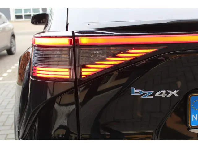 Toyota bZ4X Dynamic 71 kWh 2024 Elektrisch 31