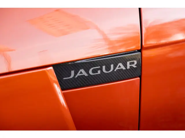 Jaguar F-Type 5.0 V8 SVR Coupé AWD 2016 Benzine 13