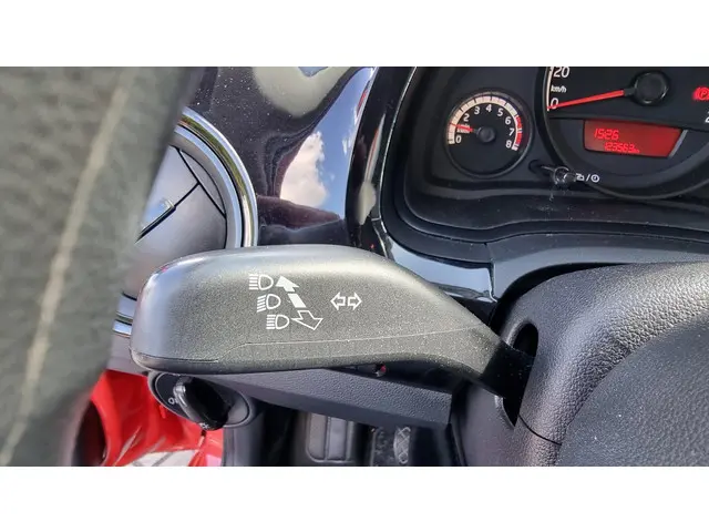 Volkswagen up! 1.0 move up! 2013 Benzine 21