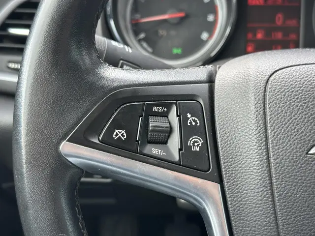 Opel Astra 1.4 Turbo Blitz 2015 Benzine 17