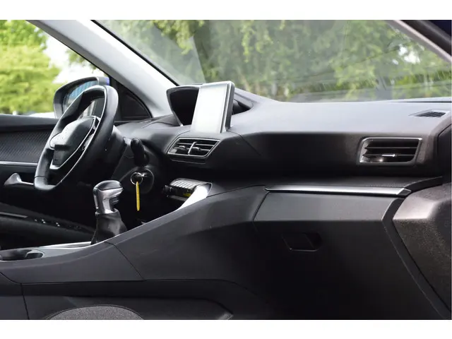 Peugeot 3008 1.2 PureTech Access 2018 Benzine 5