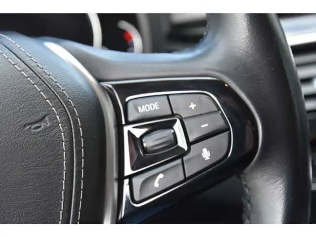 BMW 5 Serie Touring 520i Executive 2018 Benzine 17