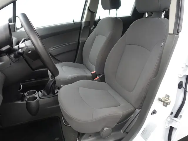 Chevrolet Spark 1.0 16V 5 deurs super zuinig! 2012 Benzine 13