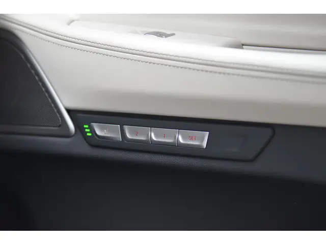 BMW 7 Serie 740Li High Executive 2016 Benzine 42