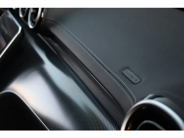 Mercedes-Benz C-Klasse Estate 200 AMG Line 2021 Benzine 70