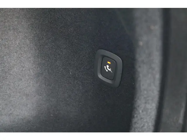 Volvo V60 2.0 B3 Essential Edition 2024 Benzine 16