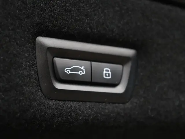 BMW 7 Serie 750e xDrive 2023 Hybride Benzine 45