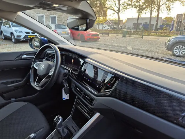 Volkswagen Taigo 1.0 TSI Life Business 2023 Benzine 17