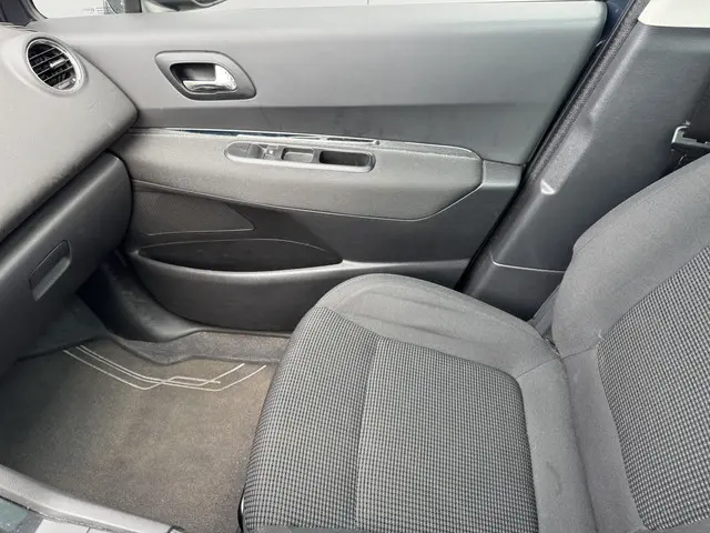 Peugeot 5008 1.2 PureTech Style 7p. 2016 Benzine 25