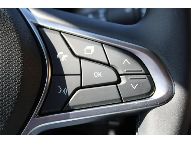 Renault Clio TCe 90 GPF Evolution 2024 Benzine 12