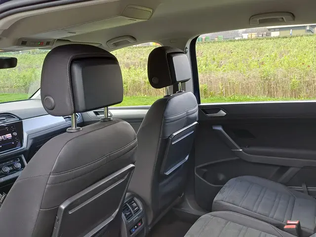 Volkswagen Touran 1.5 TSI Highline 7-Pers. 2020 Benzine 33