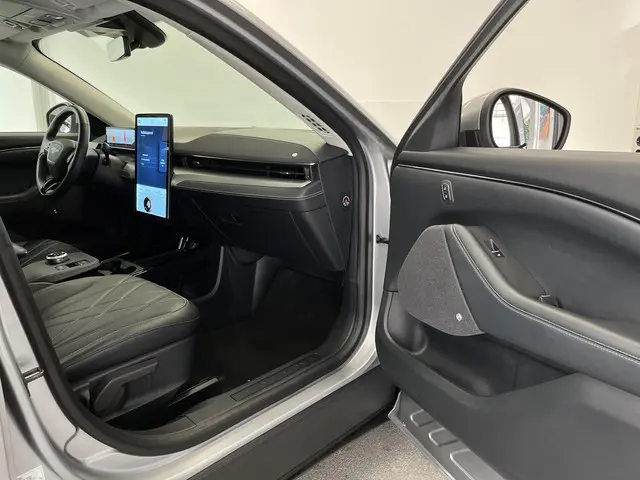 Ford Mustang Mach-E RWD 75 kWh 2021 Elektrisch 19