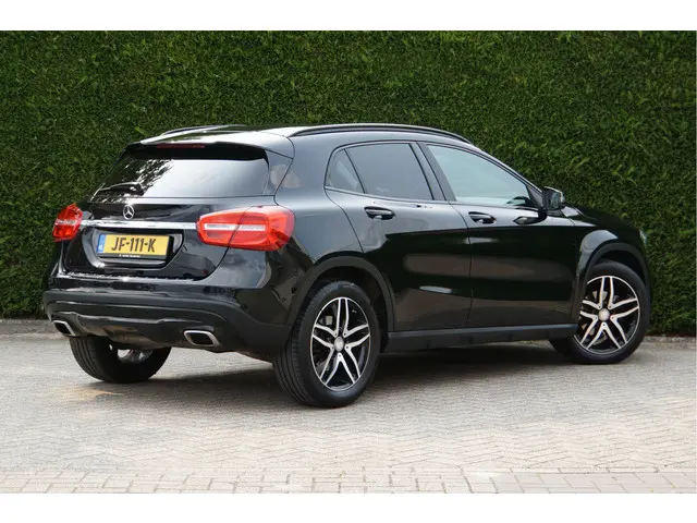 Mercedes-Benz GLA 2