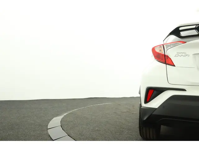 Toyota C-HR 1.8 Hybrid Dynamic 2017 Hybride Benzine 39