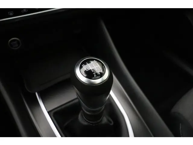 Nissan QASHQAI 1.3 MHEV N-Connecta 2022 Benzine 30