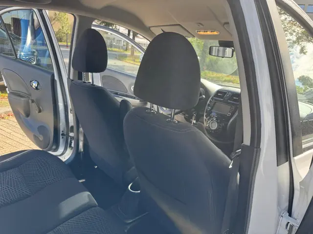 Nissan Micra 1.2 Connect Edition N-TEC 2015 Benzine 43