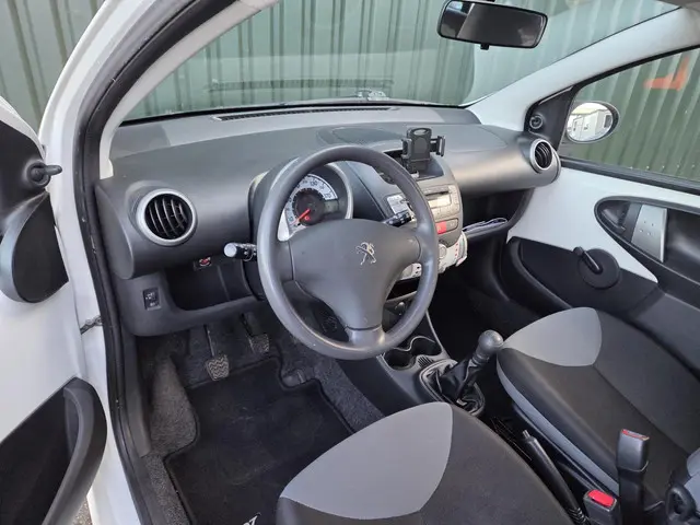 Peugeot 107 1.0 Access AIRCO 63000 km !!! 2013 Benzine 12