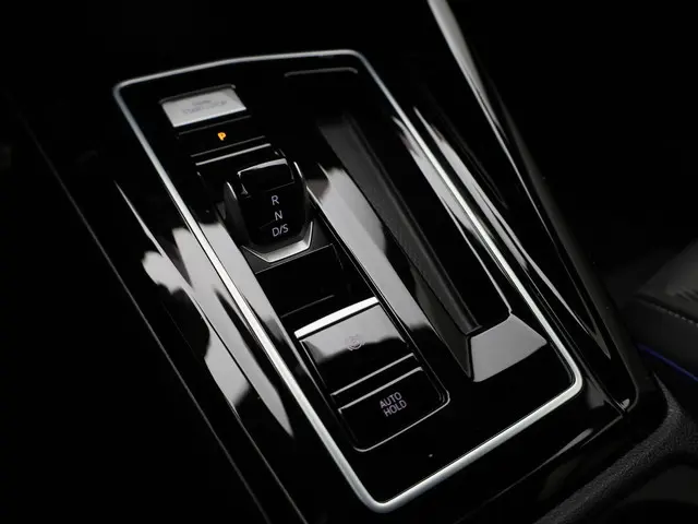 Volkswagen Golf 1.5e TSI 150PK R-Line DSG 2024 Benzine 37