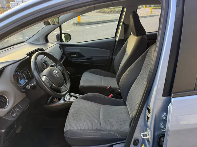 Toyota Yaris 1.5 Hybrid Lease 2015 Hybride Benzine 11