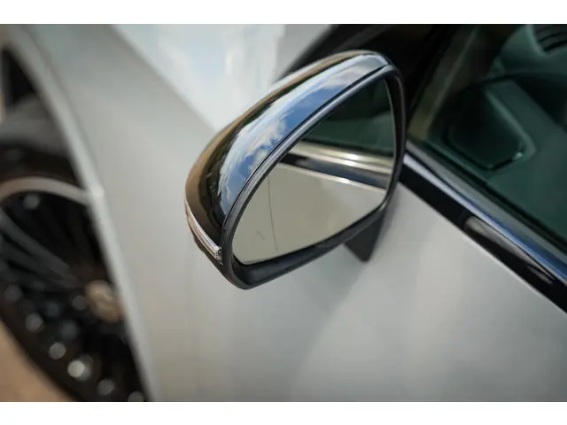 Mercedes-Benz GLC 220d 4MATIC AMG Line 2024 Diesel 37
