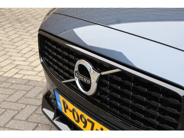 Volvo V60 T6 Recharge AWD R-Design 2022 Hybride Benzine 7