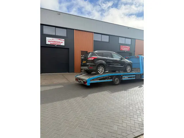 Ford Kuga 1.5 Titanium Styling Pack 2016 Benzine 2