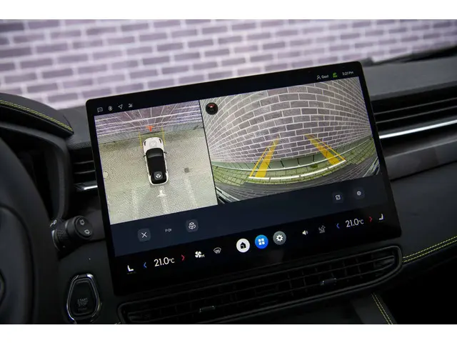 Lynk & Co 01 1.5 More Plug-in Hybrid 2025 Hybride Benzine 18