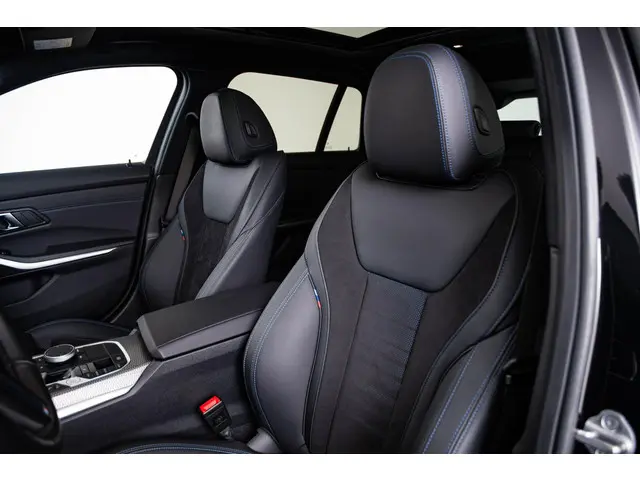BMW 3 Serie Touring 330i 2023 Benzine 4