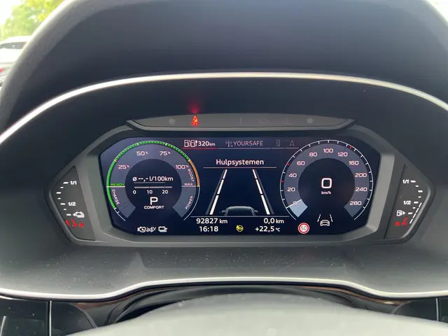 Audi Q3 45 TFSI e S-Line 2021 Hybride Benzine 20