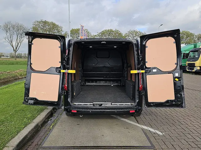 Ford Transit Custom 2.0 2021 Diesel 10