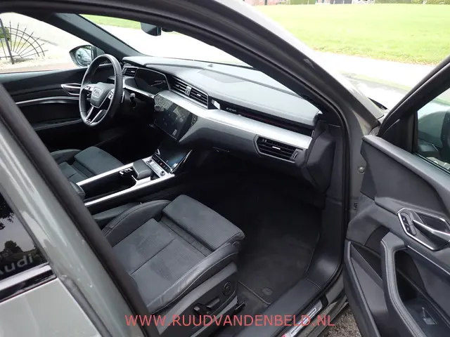 Audi Q8 e-tron 50 QUATTRO S-LINE 2023 Elektrisch 27