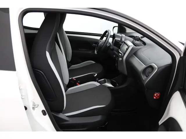 Toyota Aygo 1.0 VVT-i x-play 2017 Benzine 22