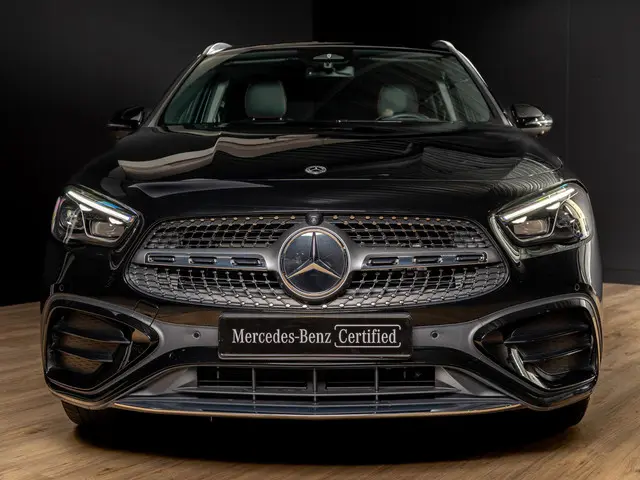 Mercedes-Benz GLA 250 e AMG Line 2024 Hybride Benzine 4