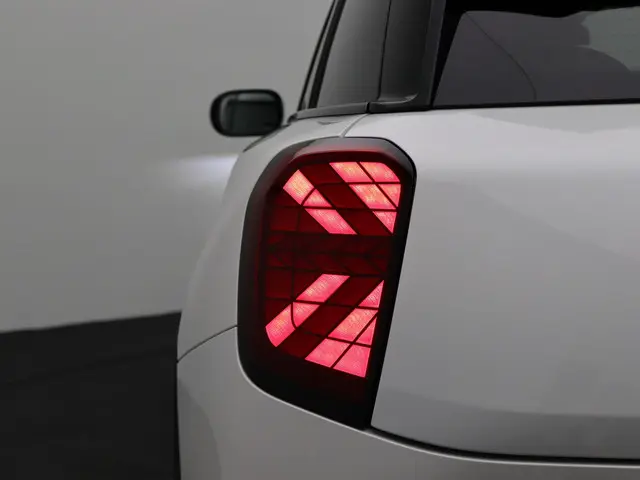 MINI Aceman SE 2025 Elektrisch 11