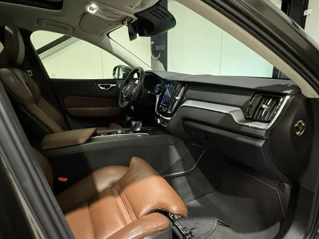 Volvo XC60 2.0 T8 AWD Momentum Pro 2020 Hybride Benzine 9