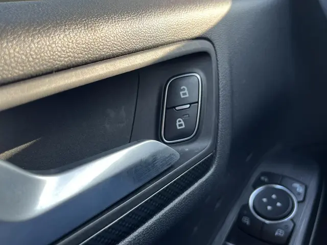 Ford Kuga 2.5 PHEV ST-Line X 2021 Hybride Benzine 31