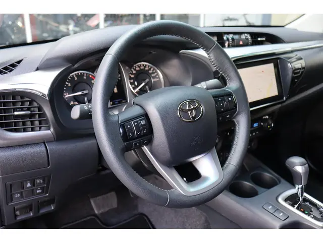 Toyota Hilux 2.4 D-4D Double Cab Challenger 2024 Diesel 4