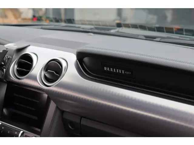 Ford Mustang Fastback Bullitt 2019 Benzine 33