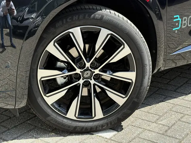 Renault Austral 1.3 TCe 160 X-Tronic Techno 2025 Benzine 18