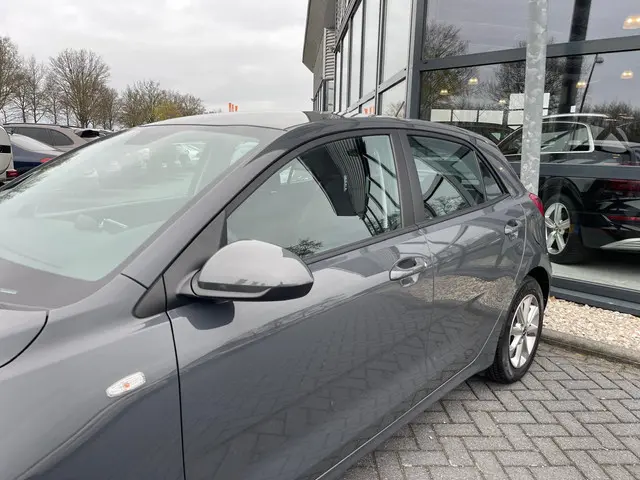 Kia Rio | Camera | Carplay| PDC | DAB | LMV | 2021 Benzine 5