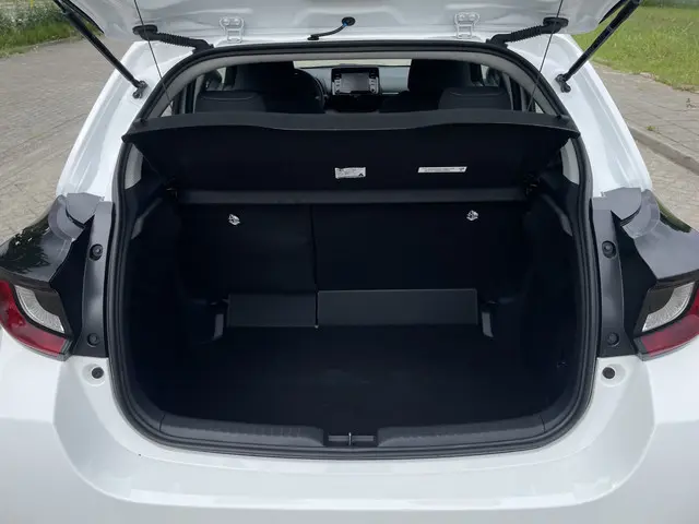 Toyota Yaris 1.5 Hybrid Active 2023 Hybride Benzine 8